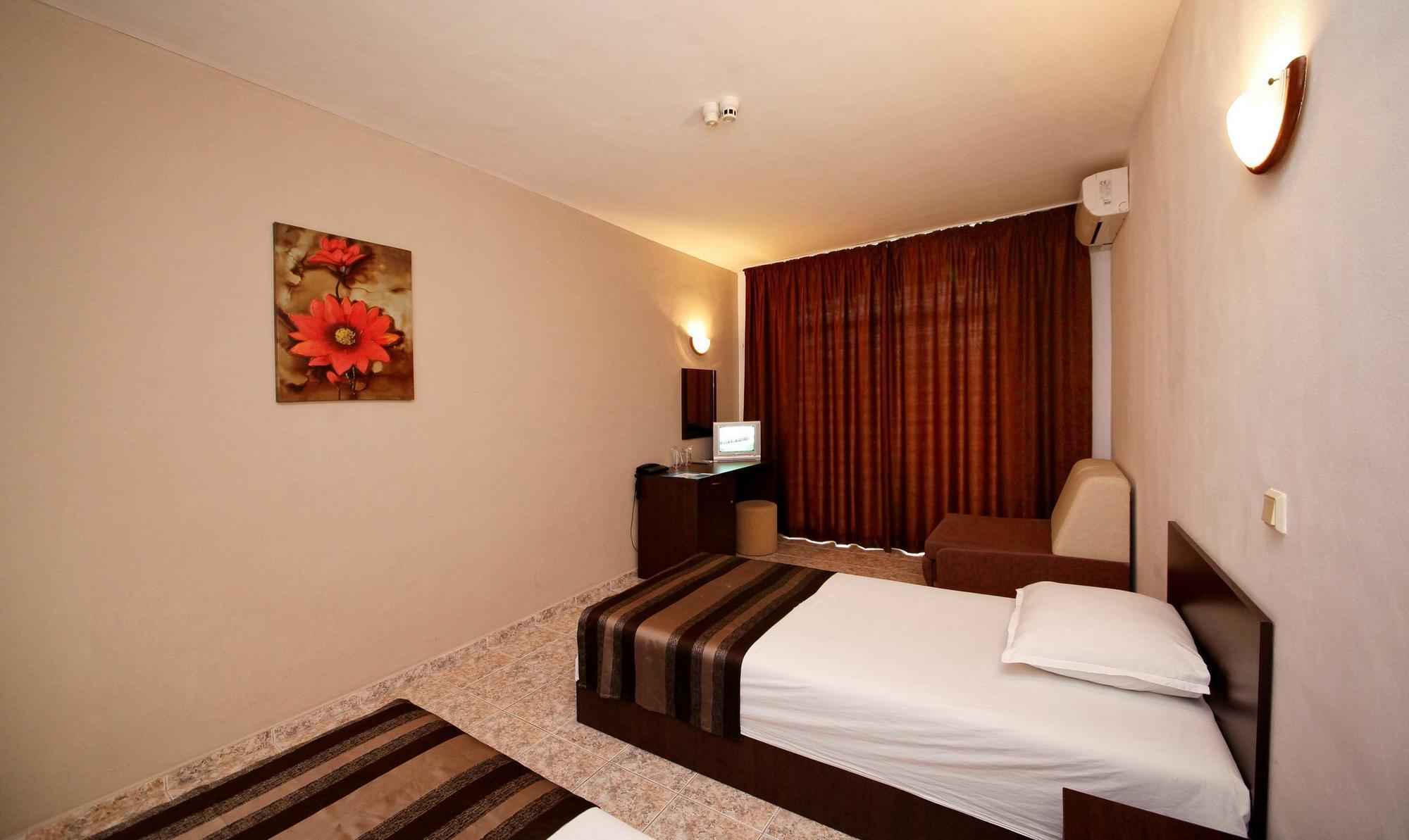 Party Golden Sands Hotel Varna Bagian luar foto