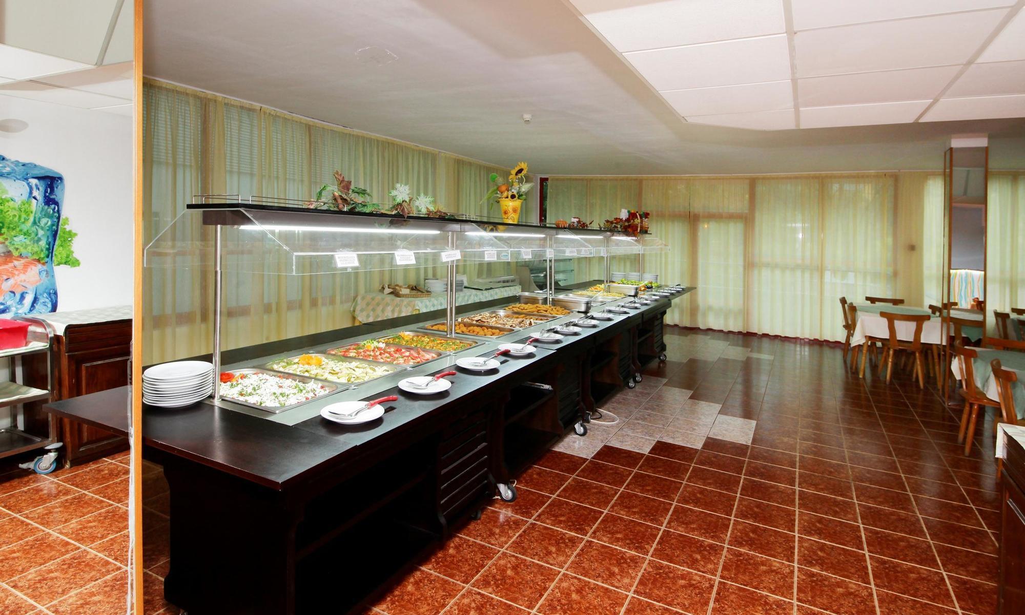 Party Golden Sands Hotel Varna Bagian luar foto